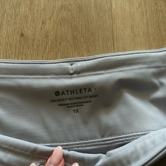 NWT Athleta Run with It Textured short 3.5” size 1X - Picture 4 of 5
